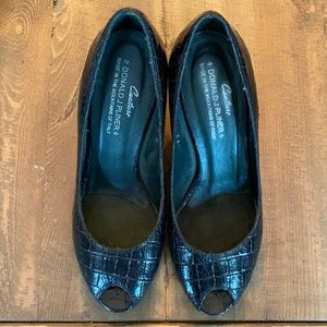 Donald J Pliner Couture crocodile patterned patent leather heels, 6M